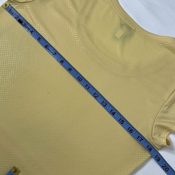 CHICO’S Shimmer Dot Yellow Cap Sleeve Top Size 1 (Medium) - Picture 6 of 9